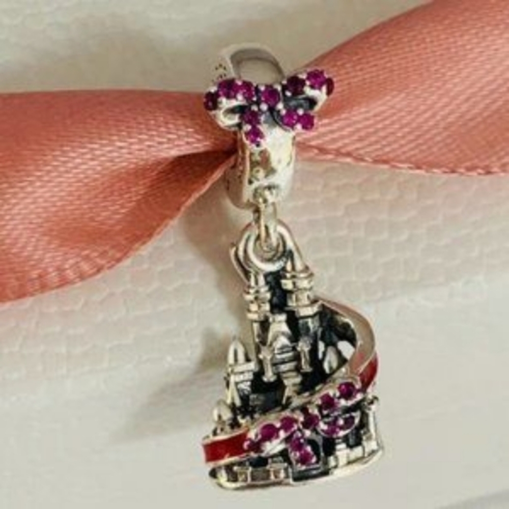 Pandora Bow Castle Paradise Charm